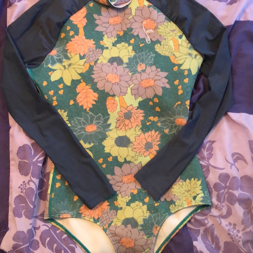 Seea long-sleeve women swimsuit
